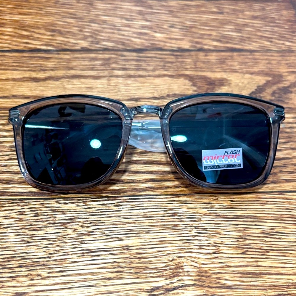 Sunglass Bundle - Picture 5 of 8